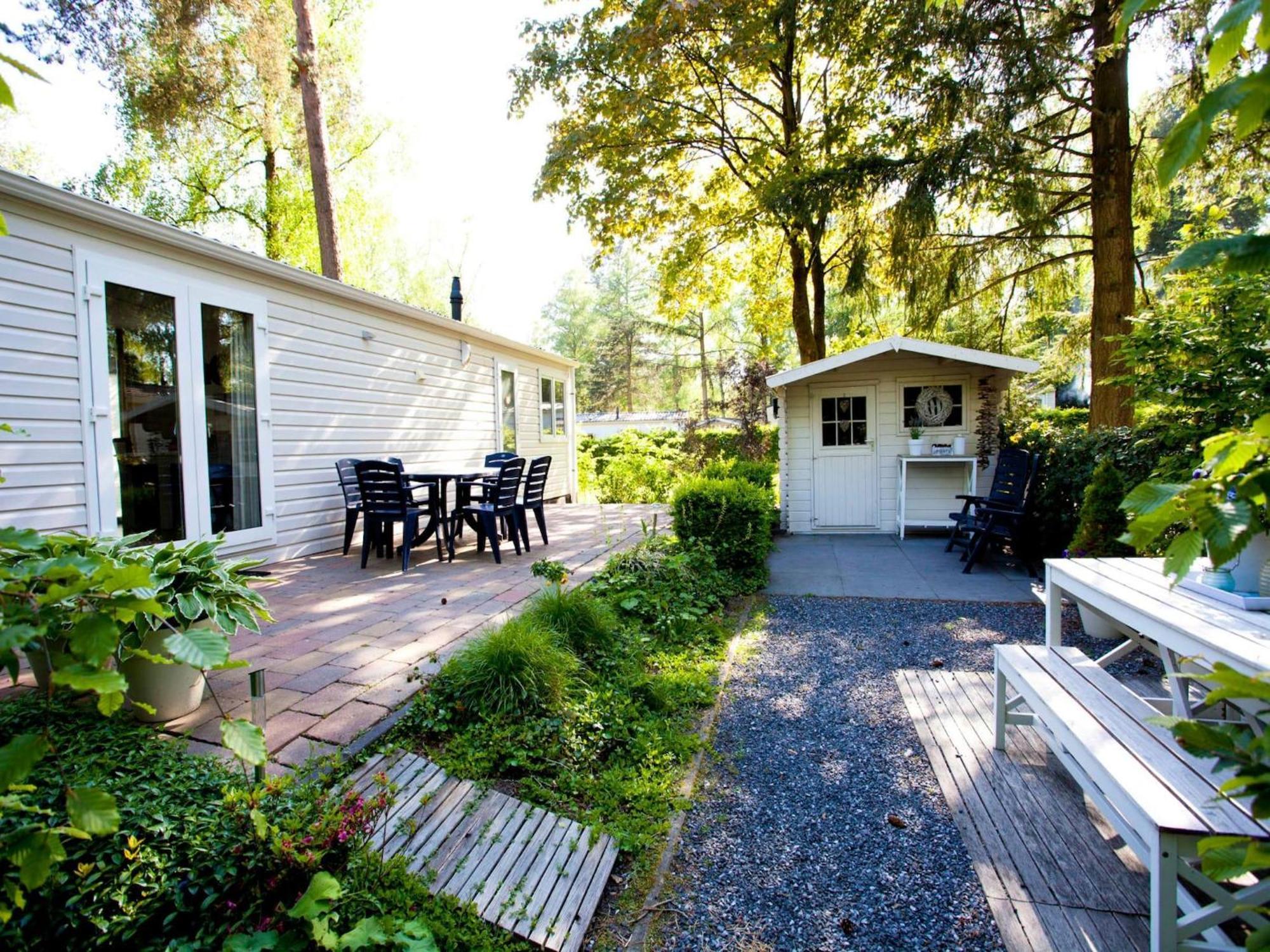 Chalet Well-kept In A Park, Adjacent To The Hoge Veluwe National Park *